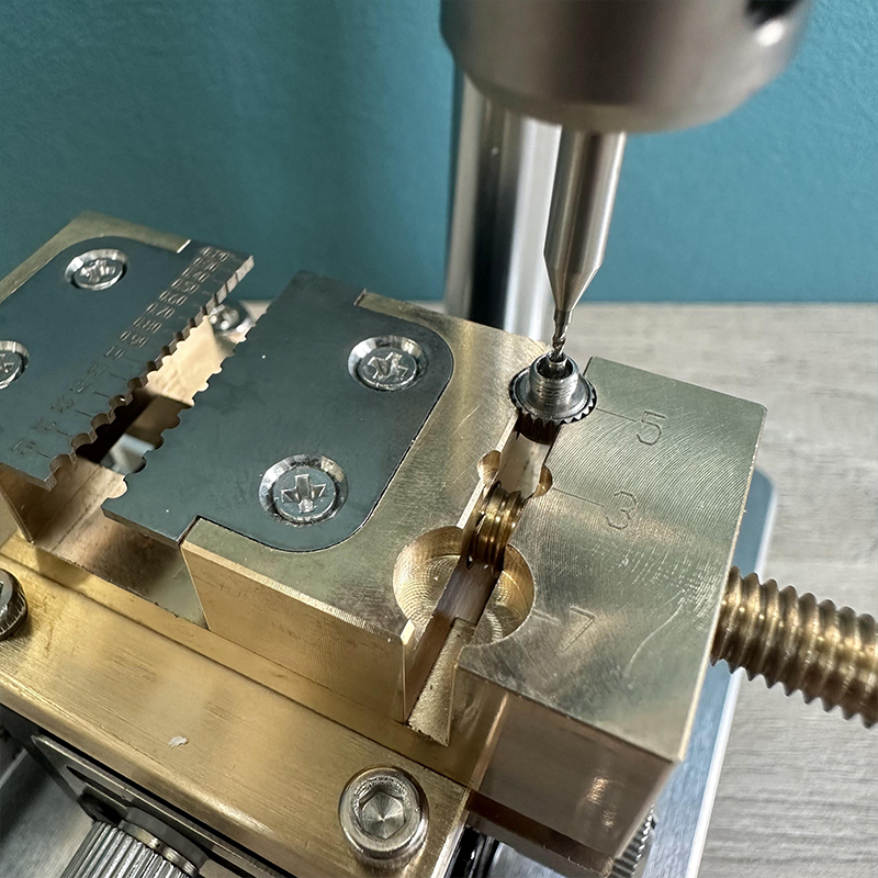 Mini Taladro de Banco con Micr - Mini Bench Drill Press Variable Speed reseña y precio